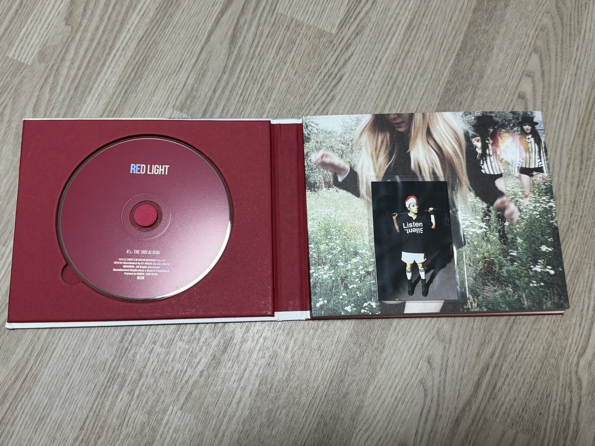 esgiiiing's tweet photo. 에프엑스 f(x) fx 앨범 판매
레드라이트 redlight

개봉상품이며 포카는 엠버에요
자세한 상태랑 구성품은 사진 참고해주세요

25000원 (쿨거시 반택포 가능) https://t.co/oqTzjHQNWD