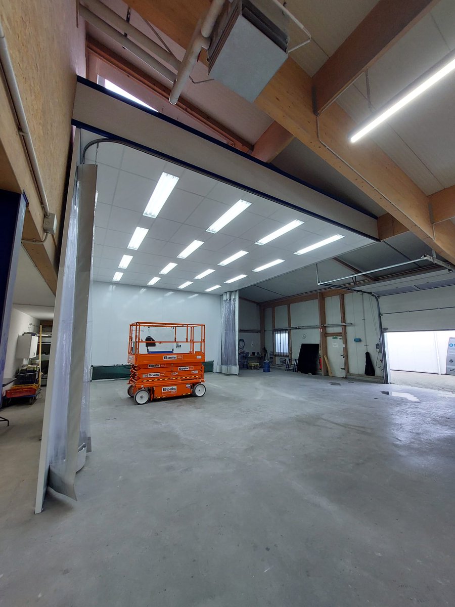 Rowitkampen's tweet photo. kW 46. Firma #Jüntgen Karosserie & Lack-Profi in #Dorsten.
Hier haben wir 2 #Vorhänge, eine #Wand und eine #Systemdecke installiert.
#Rowit #Kampen #Spritzkabine #Spuitcabine #Spraybooth https://t.co/NHYGd3l1EI