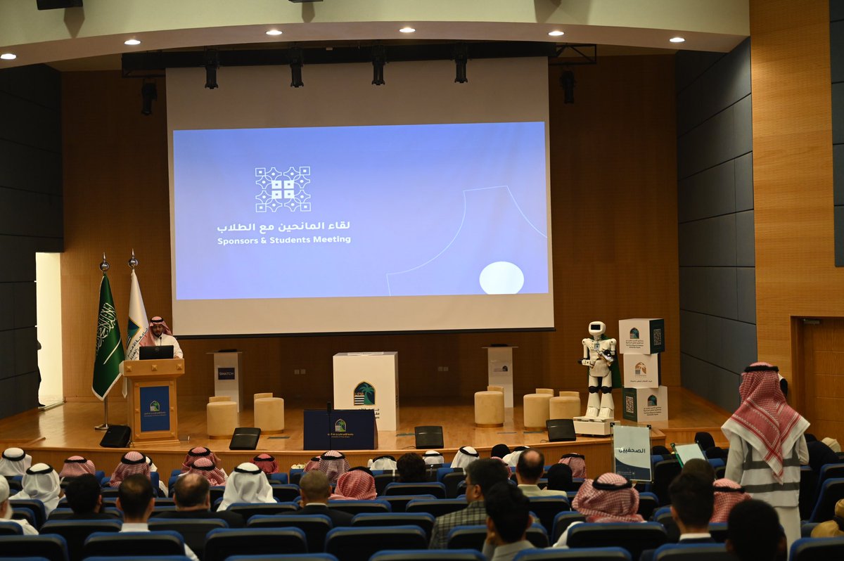 UPMMadinah's tweet photo. تقديرًا لعطائهم و عرفانًا لدعمهم السخي ..

نظمت #جامعة_الامير_مقرن برنامج لقاء المانحين بالطلبة المستفيدين بهدف تعزيز التواصل بين المانحين والجامعة 

#المدينة_المنورة
#وزارة_التعليم https://t.co/SVGgTeHBHb