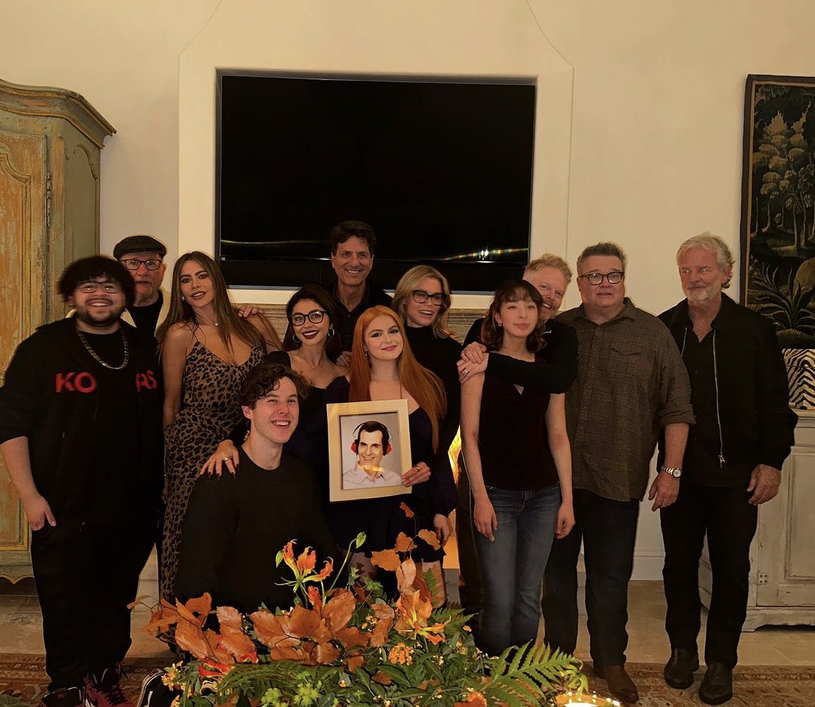 eeemiliano's tweet photo. Se juntó mi familia mi factoría #ModernFamily https://t.co/U7YOdVlOuv
