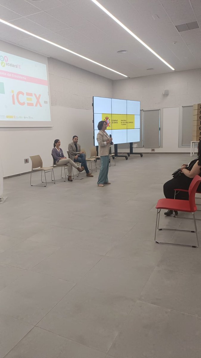 mentorday_org's tweet photo. Hemos sido honrados con la presencia de #CrisitinaGarcíaCastro y la brillante participación de [Nombre del ponente] en el evento de aceleraTE. Su charla inspiradora será recordada. ¡Gracias por compartir tu sabiduría con nosotros!

#GEW2023 #aceleraTE https://t.co/ibUe3KpmvE