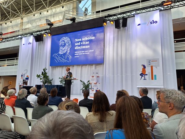 Nieuw NCO-informatiepunt. Het Nationaal Cohortonderzoek Onderwijs <a href="/NCO/">nco</a> maakt rapportages met betrouwbare data, belangrijk voor schoolbesturen &amp; -teams. Borgen en verbeteren van #onderwijskwaliteit. Meer over het informatiepunt> avs.nl/actueel/nieuws… 
#avs  #netwerk #onderwijs