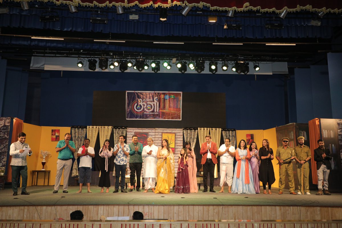 BatchMasterInd's tweet image. Step into the hilariously heartwarming world of 'UDHAR KA PATI' at URJA 2023. These skit photos capture the essence of laughter and camaraderie.

#officefunction #DiwaliCelebration #play #skit