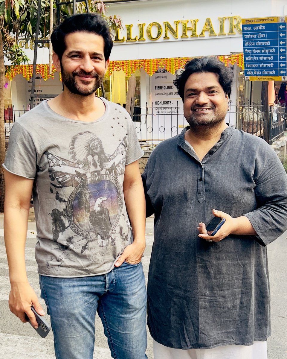 itsbobbykumar's tweet photo. Bobby kumar & Hiten Tejwani meet after long time in Lokhandwala
With Naveen Chaudhary Bobby Kumar
#HitenTejwani #treeding #BobbyKumar #actor #bollywoodstyle #100Mi #friendsforever #lokhandwalamarket https://t.co/R4ZYIr5aiX
