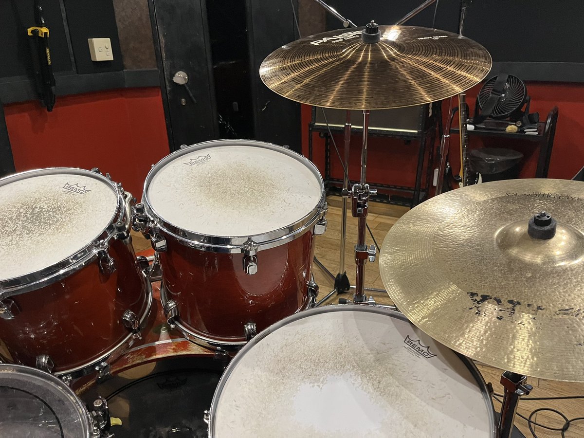 michiru_drums's tweet photo. 今日何やるの？って言ったら誰もわからないし、後半ずっと謎の歌歌ってるし、最後はM-1の3回戦の話してたら終わってた https://t.co/wl8W2XvwSx