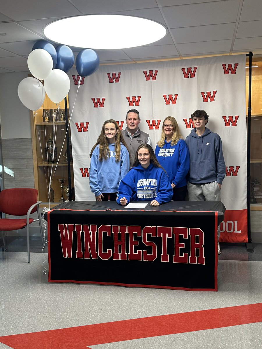 Congrats to Emily on signing NLI this morning! We’re so proud of you. @AssumptionWBB you’re getting a good one!