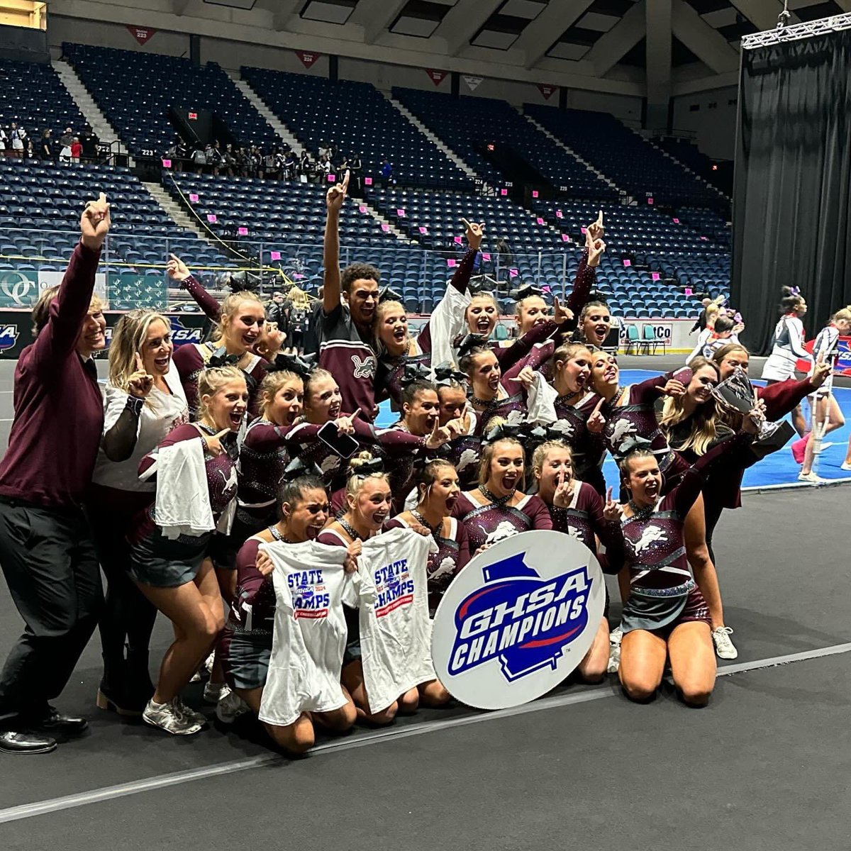 Central_Cheer tweet media