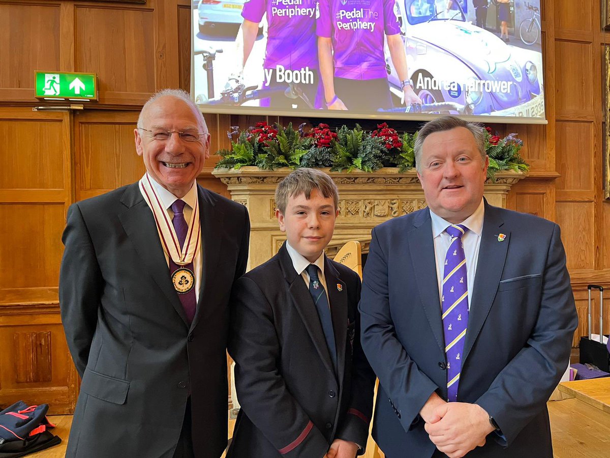 On #WorldPancreaticCancerDay Dr Nigel Carr MBE DL represented HM Lord Lieutenant at @NIPANC thank you volunteers and fundraisers. He was particularly pleased to meet Aaron Cooke who lost his father to the disease and trustee Professor Mark Taylor. Learn the symptomsbe vigilant!