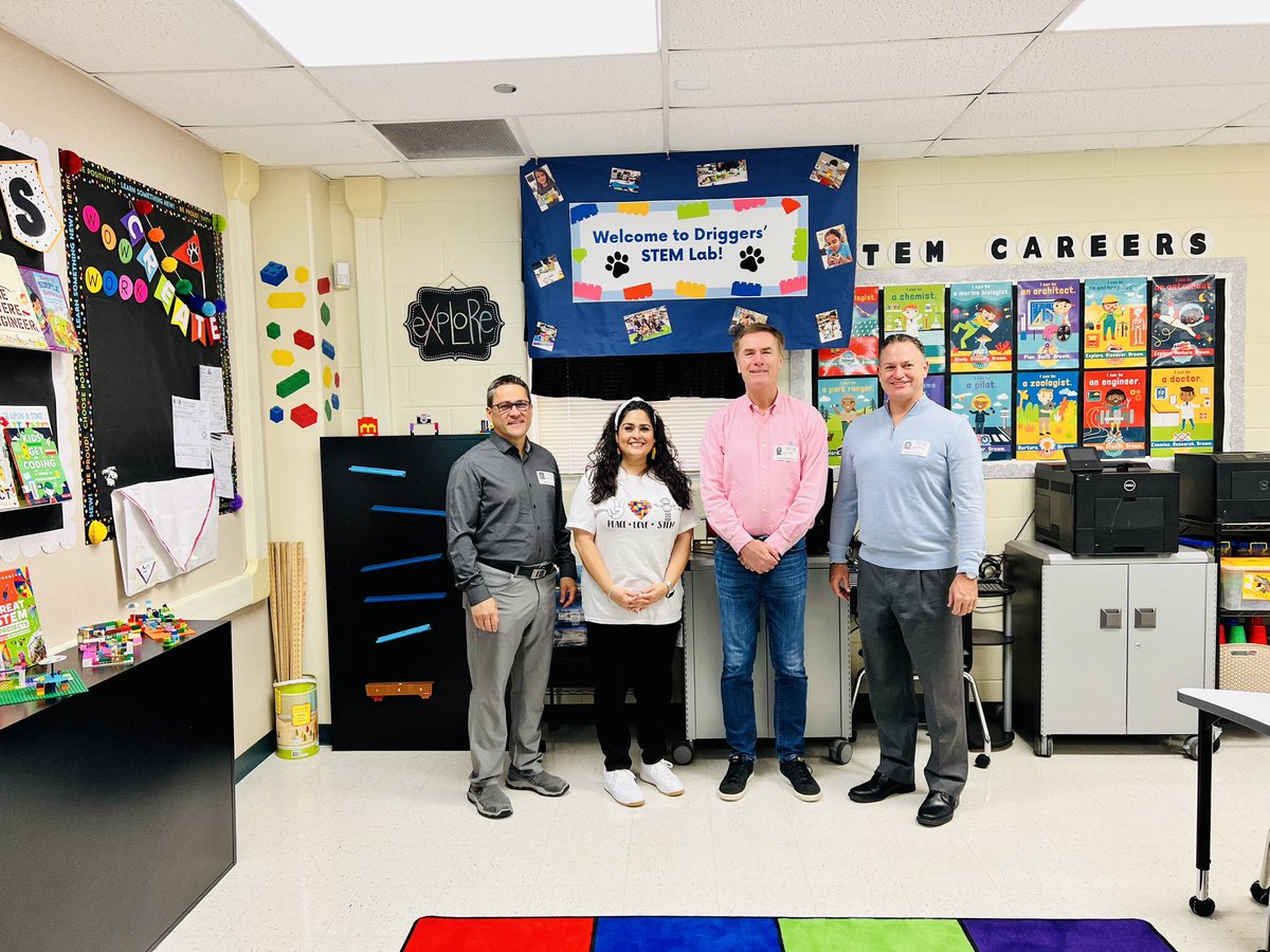 AguiarDriggers's tweet photo. What an honor and pleasure it was to have @LEGO_Education visit @DriggersSTEM Lab for the LEGO Education Texas Learning Tour! They got to see an amazing group of 5th graders explore LEGO Education SPIKE Essential Kits.
 @NISDSTEMLabs @AnnieSusen https://t.co/Op7isIxMWJ