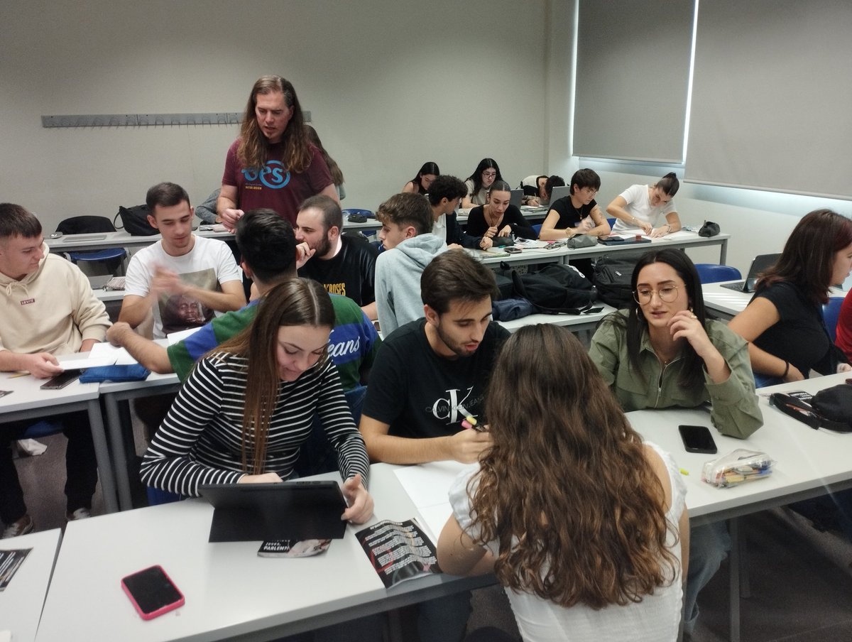 Enric Ortega (@enricot) on Twitter photo Activitats SAC @FacMagisteri sobre el procés artístic del projecte Suïcides Joves Parlem al centre <a href="/ComeniusCEducat/">Comenius Centre Educatiu</a>
suicidesparlem.es Activitats SAC @FacMagisteri sobre el procés artístic del projecte Suïcides Joves Parlem al centre <a href="/ComeniusCEducat/">Comenius Centre Educatiu</a>
suicidesparlem.es