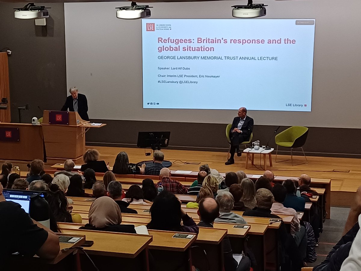 Fortunate to be listening to @AlfDubs @LSEnews for the @glansburytrust lecture reflecting on Britain's response to refugees and the global situation. #LSELansbury