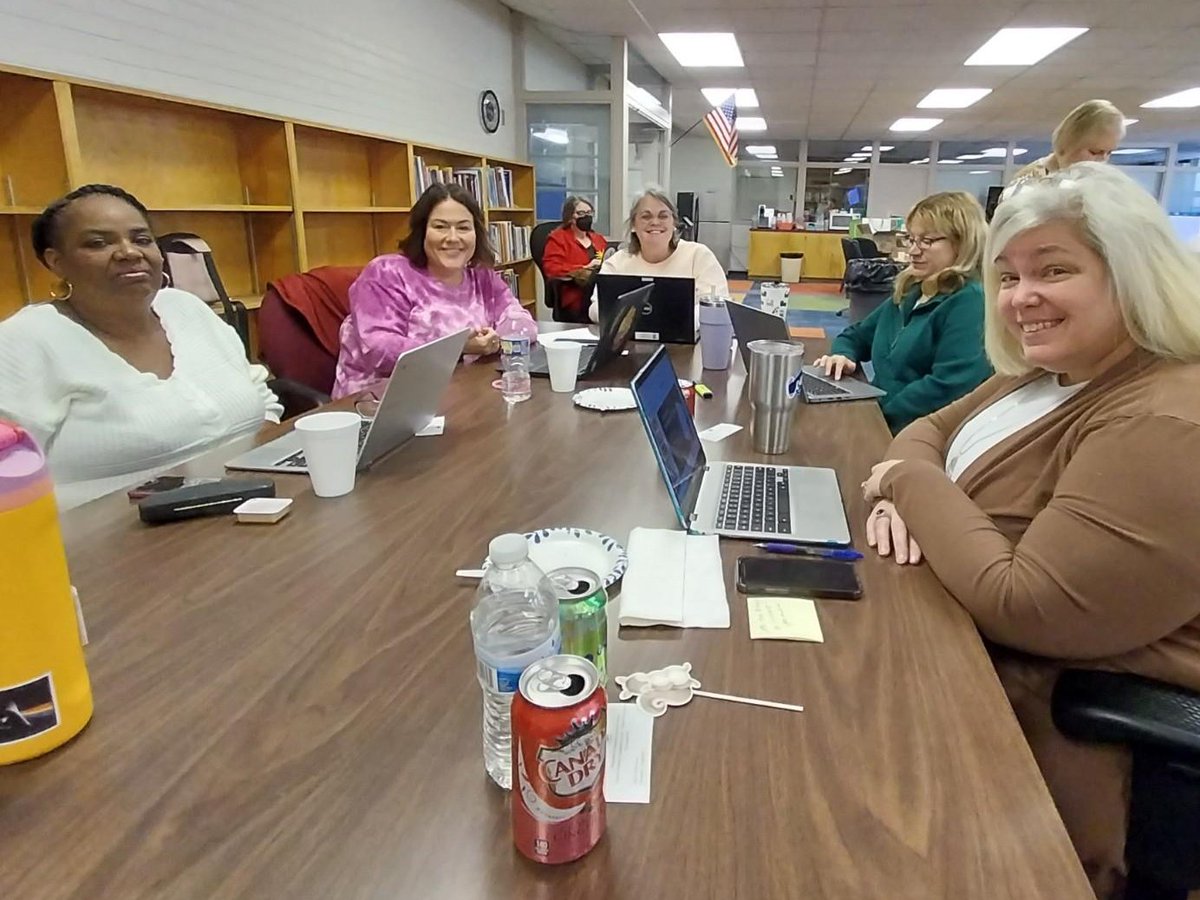 hickoryschools's tweet photo. 📚🎓 Our Hickory Public Schools Media Specialists are diving into the School Library Media Coordinator Cohort by @ncdpiDTL in Waynesville today! 🌟 #Education #LearningJourney #HickorySchools #NCDPI #DigitalTeachingAndLearning https://t.co/kRpZvlMl1A
