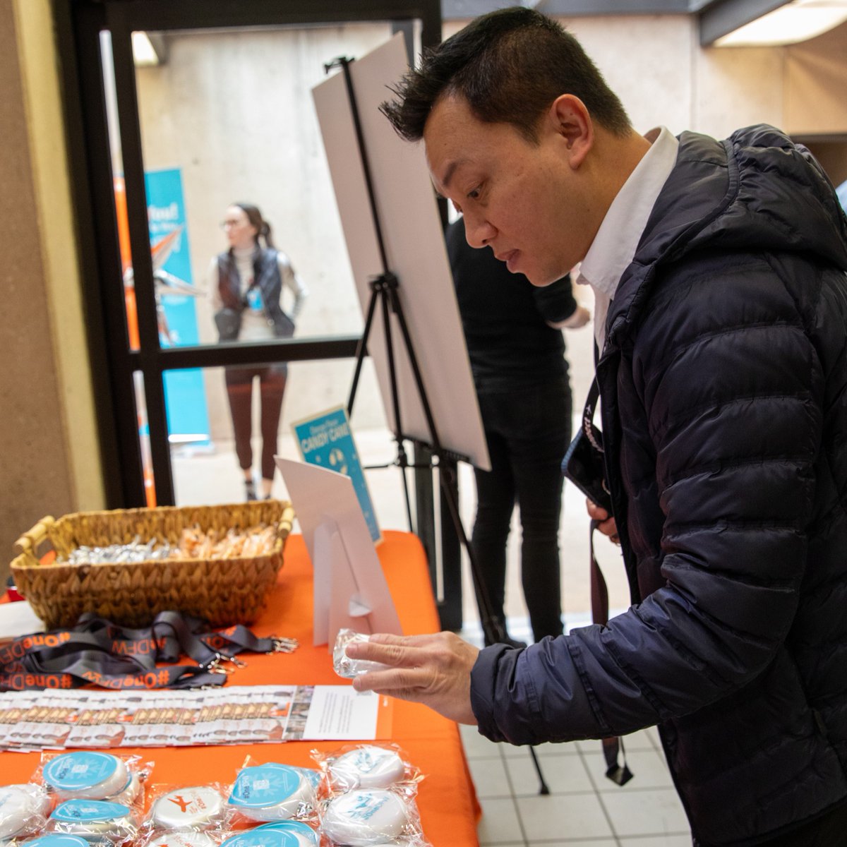 DFWAirport's tweet photo. With the holidays just around the corner, we showed some love to our #OneDFW team this week with some warm drinks and treats!
This time of year, we're especially THANKFUL for the employees who make holiday travel possible for the millions of customers who pass through DFW. π§‘ https://t.co/D7VUK5HzHY
