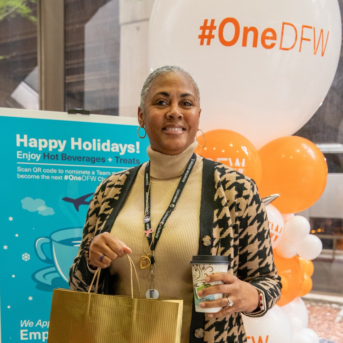 DFWAirport's tweet photo. With the holidays just around the corner, we showed some love to our #OneDFW team this week with some warm drinks and treats!
This time of year, we're especially THANKFUL for the employees who make holiday travel possible for the millions of customers who pass through DFW. π§‘ https://t.co/D7VUK5HzHY