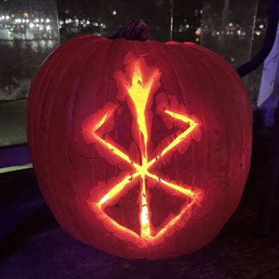 Bell_King_'s tweet photo. A bit late posting…. But had fun making this on Halloween! #NewProfilePic #Halloween #Halloween2023 #Pumpkin #BERSERK #GUTS #anime #manga https://t.co/jWMPu0p5g9