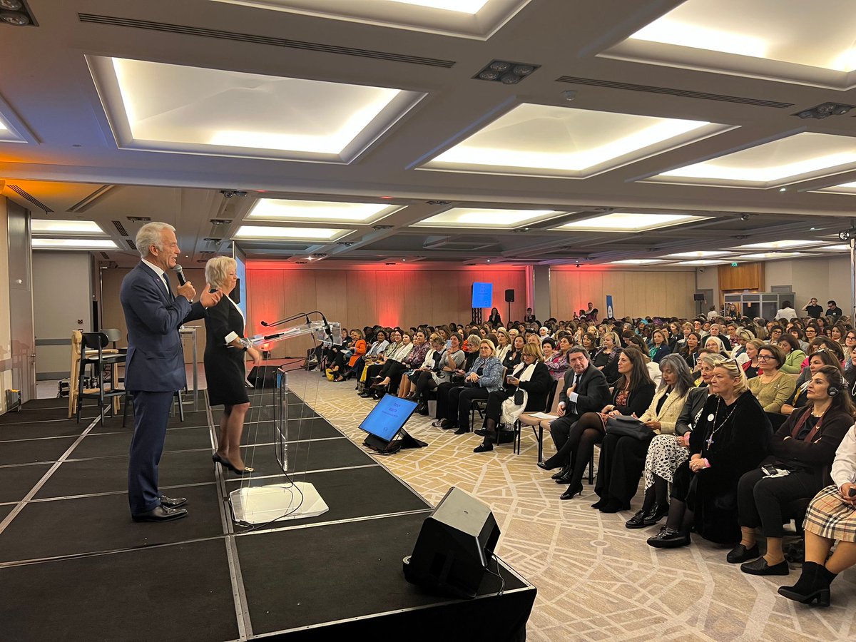 Quelle énergie aujourd’hui au congrès des <a href="/FCEMonde/">Femmes Chefs d’Entreprises Mondiales</a>, réunissant plus de 700 entrepreneuses venues du monde entier à l’invitation de leur présidente <a href="/MCOghly/">M Christine OGHLY</a>.
L’#entrepreneuriat est une formidable aventure humaine que nous devons conjuguer plus encore au féminin !