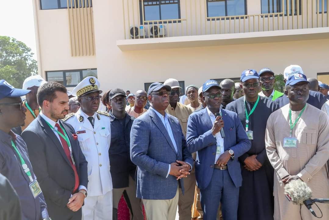 El_Hadjimalick's tweet photo. Nous avons œuvré pour l'équité territoriale et la reconquête de la dignité administrative. Le Président Macky Sall a salué cette réalisation, inaugurant la SAR baptisée à son nom. Un bijou majestueux à Kaffrine, avec d'autres à venir à Sedhiou, Fatick, et Kedougou.
#EMG
#AGETIP https://t.co/NeieGnTvq7