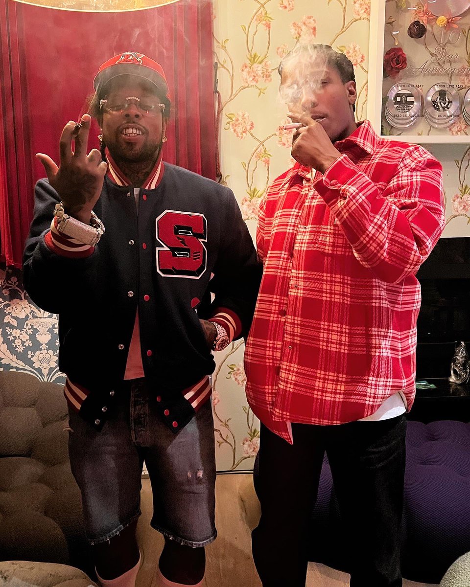 WESTSIDEGUNN's tweet image. In the studio all night with the Brodie @asvpxrocky I still can’t believe he had me in there with the @gorillaz and don’t ask if we cooked something….. OFCOURSE WE DID 🤲🏽🤲🏽
🦂🐐🦂🖼️🔥 #STYLECHAMPS #SUPERFLYGOD #GXFR #ICON #ANDTHENYOUPRAYFORME #ART #CULTURE #FASHION
