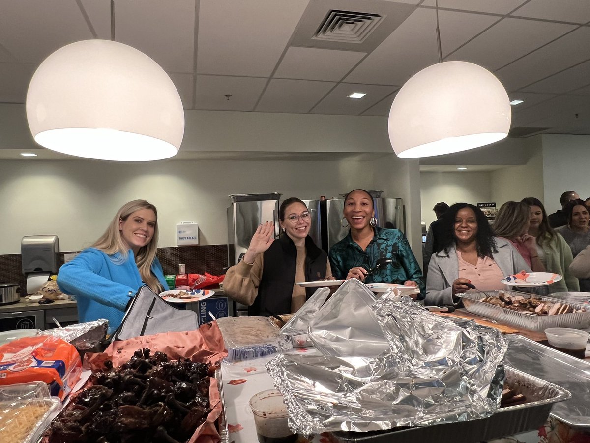 Congrats NTX on a successful rally for November, and a fun market-wide potluck! We’re going to need the recipe for that delicious rice dressing please 👀 #LifeAtATT @OfficialNTXBiz