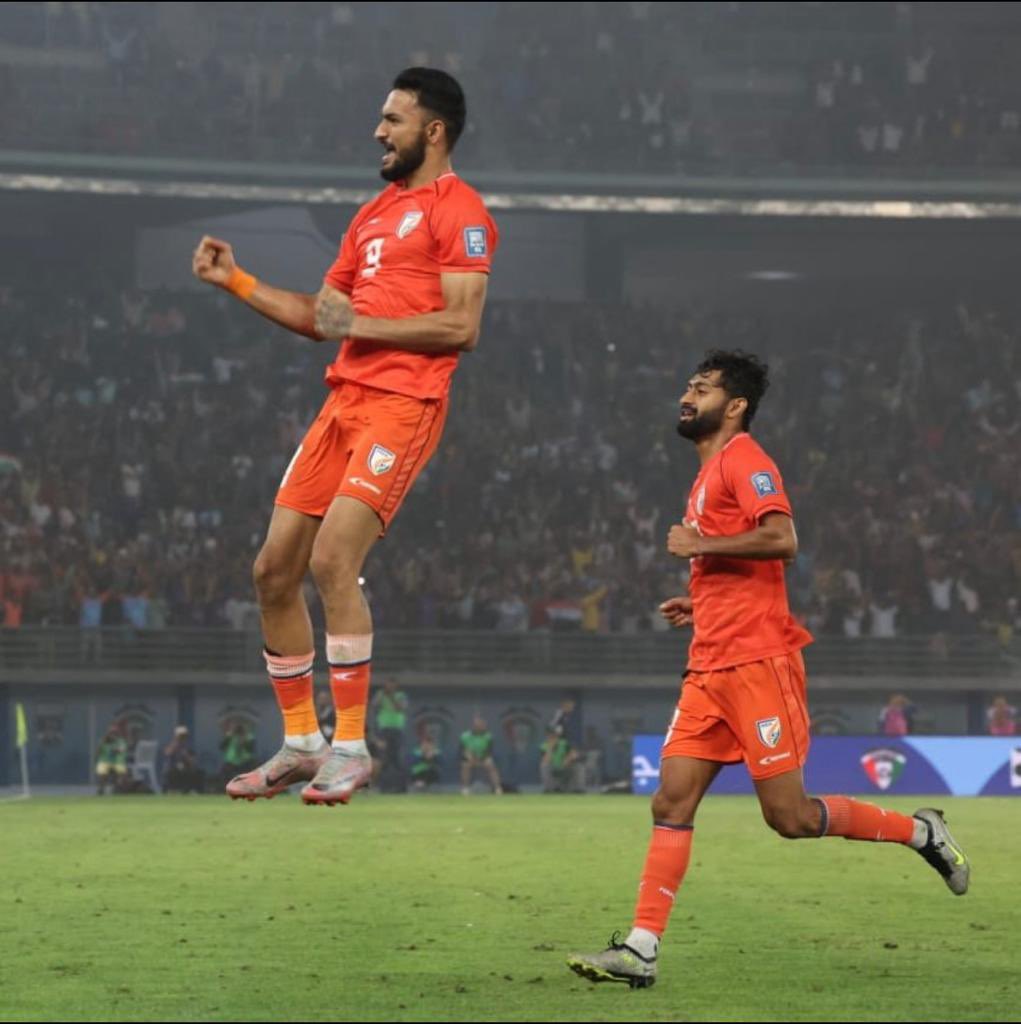 kalyanchaubey's tweet photo. A sensational performance by #IndianFootball in the #FIFAWCQualifier An absolutely stellar goal by Manvir Singh in the 75 min.
I thank all the fans who came out in large numbers to support India. It never looked like an away game for @indianfootball
#KUWIND #BlueTigers https://t.co/LgO7lwohSm