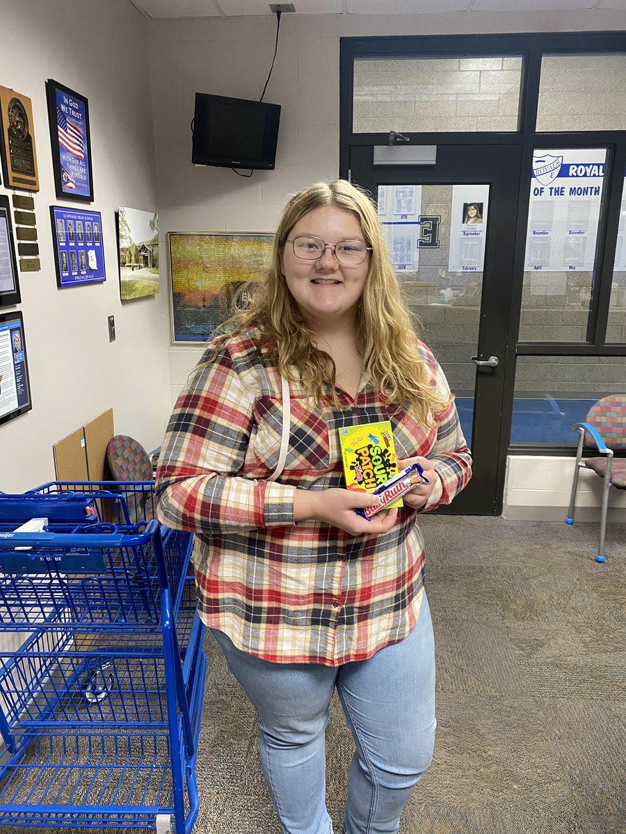 elmwood_hs's tweet photo. Student Shoutout to Allison Nungester from Mrs. McKibben!  Allison took the OPPORTUNITY to perform the song “America the Beautiful” at our recent Veterans Day assembly.  Her performance was absolutely incredible!!  Well done Allison!  #WeAreElmwood https://t.co/oqVjiLdhVU
