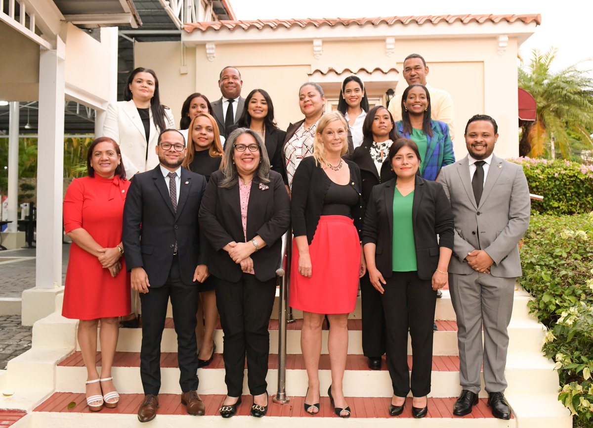 enjweb's tweet photo. La Escuela Nacional de la Judicatura concluyó el pasado 11 de noviembre el Curso "Mejorando la gestión en los casos de violencia de género", destinado a jueces y juezas del Poder Judicial. [1/7] https://t.co/3NnmFUok64