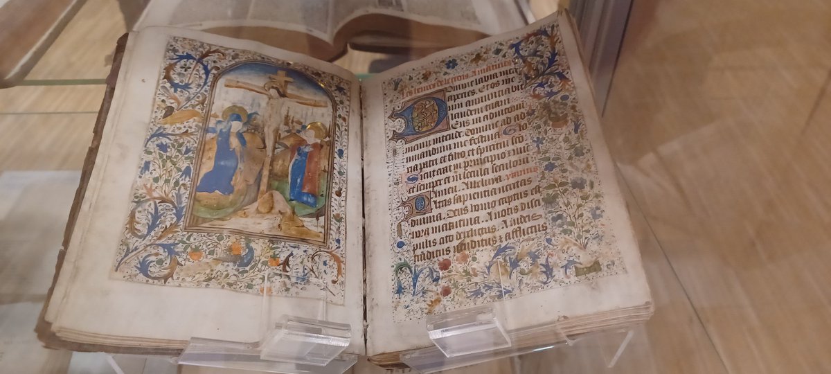 En direct des journées #BiblioPat2023 : après l'escape game de ce matin, visite de l'exposition sur les 250 ans de la bibliothèque de Niort.