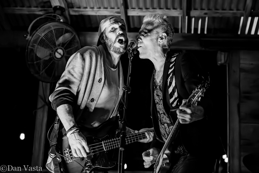 79Aspen's tweet photo. Some pics from the 7th Annual Tuning Out Cancer event 11/4/23 in San Antoino, Texas. Kyle Cook from Matchbox Twenty, Johnny Cooper, Jeremy from Prizefighter Music, Jaden Hamilton & the Crown Jack Robbers provided the evening's entertainment. #TuningOutCancer #SpechtCountryStore https://t.co/txyLJ8W264