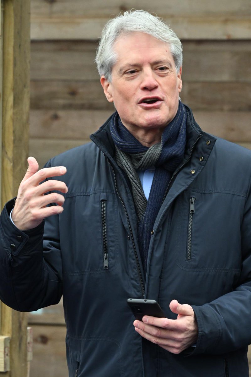 Fun to launch new covered play area at SEAPIA @theventure_se in Sth Fulham, kindly donated by <a href="/RockwellLtd/">Rockwell</a>. 
SEAPIA recently got new grant for young people from our £1m King Charles III Fund. <a href="/HFLabour/">Hammersmith and Fulham Labour</a> council is giving record funding for youth services despite big govt cuts.