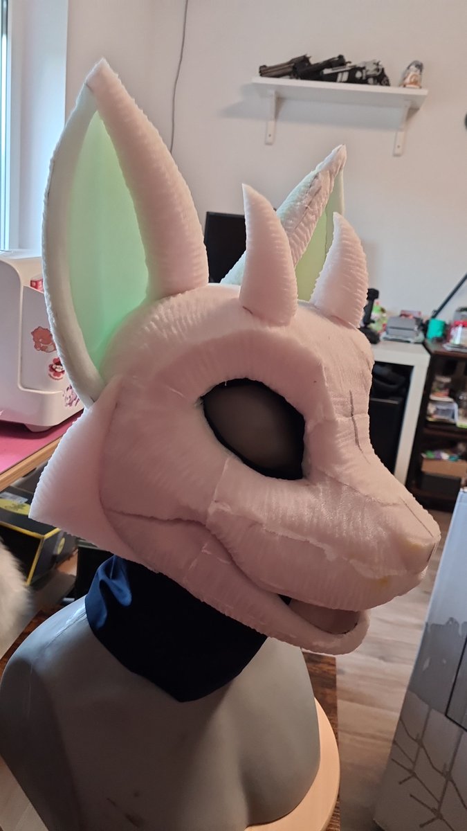 fatalplush's tweet photo. Today was lining and patterning day!

Headbase by @Maxbasesshop https://t.co/X46eUAG2df
