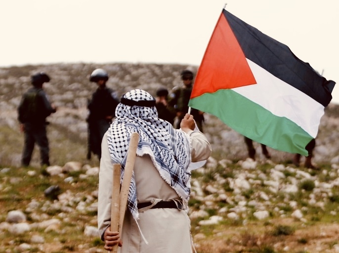 mkalfazari's tweet image. ✊ ستتحرر  #فلسطين بثلاث معارك، وكل واحدة منها لا تقل أهمية عن الأخرى:

1- معركة السلاح والمقاومة من أبنائها.
2- معركة الدبلوماسية والضغوطات الاقتصادية من قبل الدول المؤمنة بالقضية والداعمة لها.
3- معركة الوعي عبر مواقع التواصل الاجتماعي والمقاطعة.

🔴 المعركة الأولى:
ما أخذ…