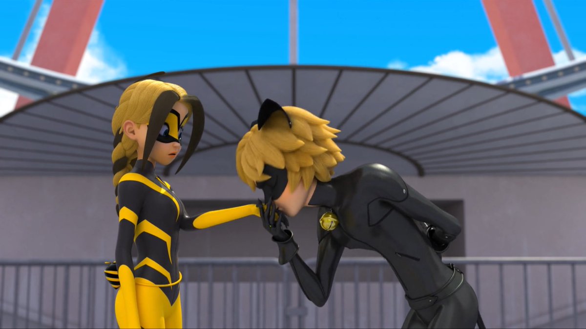 다들 아시겠지만..
블랙캣이 인사할때 손등 키스 하는데
뒤에 있는 한 손은 존경을,
앞에 두 손을 댄다는 건 사랑을 의미한다네요