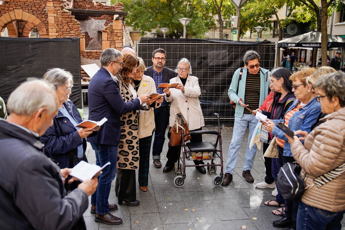 ercsabadell's tweet image. 🟡 𝗔𝗿𝗮, la consellera de la Presidència, @LauraVilagra, és a #Sabadell. Amb el portaveu @GabrielFerDiaz, la presidenta @ForcadellCarme, el president local @rvilaret, militants i amics, visita la botiga #Malapell i el @mcentralsbd.

🟨 #ElSabadellDeTothom

📸 @gerardmagrinya