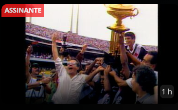 AMaoDoEurico's tweet photo. A Mão do Eurico 
Episódio 2 - O Vasco sou eu 

Eurico mistura sua imagem com a do Vasco e vira uma força política do futebol brasileiro. Conquista grandes vitórias, se torna deputado, mas passa a ser alvo de muitas críticas.  

Assistiu o segundo episódio? Comente! https://t.co/rhCNZqm1IK