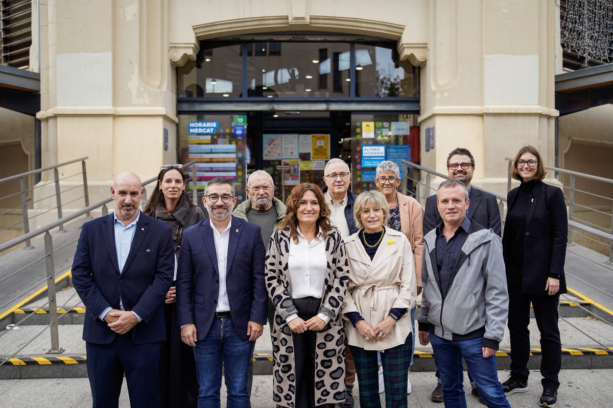 ercsabadell's tweet image. 🟡 𝗔𝗿𝗮, la consellera de la Presidència, @LauraVilagra, és a #Sabadell. Amb el portaveu @GabrielFerDiaz, la presidenta @ForcadellCarme, el president local @rvilaret, militants i amics, visita la botiga #Malapell i el @mcentralsbd.

🟨 #ElSabadellDeTothom

📸 @gerardmagrinya