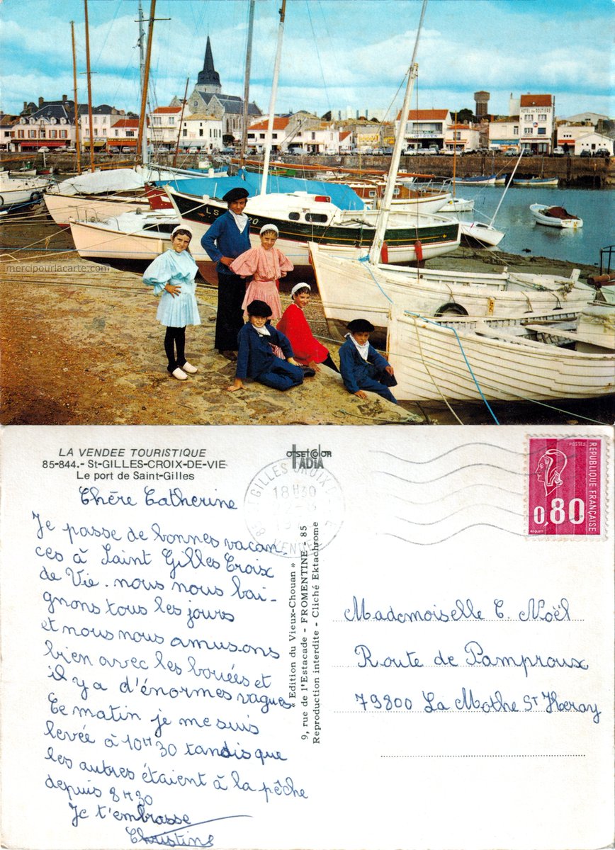 mercipourlacart's tweet image. Le port de St-Gilles-Croix-de-Vie - 1975

Voir mercipourlacarte.com/picture?/7143/

Edit du Vieux-Chouan, Fromentine

#barques #bateauxdeplaisance #bérets #coiffes #costumesrégionaux #enfants #port#SaintGilles #SaintGillesCroixdeVie #StGilles #StGillesCroixdeVie #Vendée #Vendee
#cartepostale