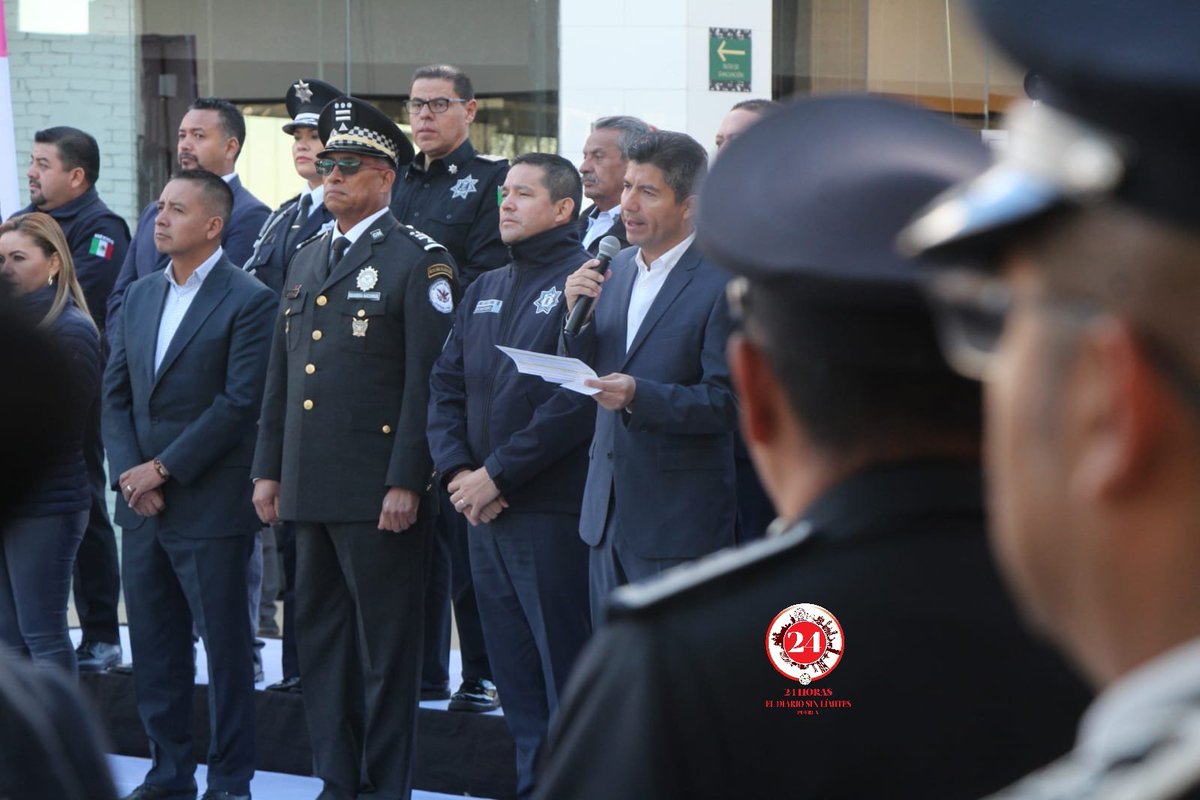 24HorasPuebla's tweet photo. El @PueblaAyto da inicio al operativo del #BuenFin2023 👮‍♀️👮

Photoshooter @JimmyCid1 📸 https://t.co/s5HREBHNi6