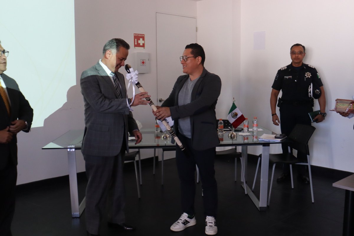 #Tlaxcala Hidalgo Puebla #UIPES # CONAUIALD trabajando juntos contra #ORPI en México. Agradezco al Dr. <a href="/SNietoCastillo/">Santiago Nieto</a> su apoyo, su guía a todas las UIPES EN MÉXICO. Su experiencia y éxitos nos ayuda a mejores resultados por México. #buenaspracticasPLD
