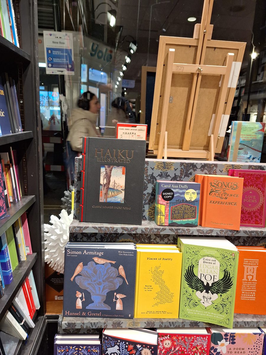 Amber Books Ltd tweet media