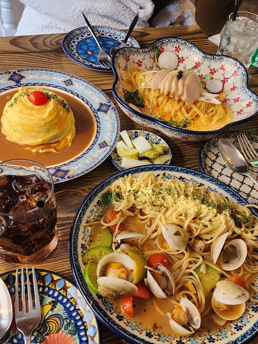 📌 잠실 송리단길 취향

오므라이스 진짜 맛있었어여 굿👍
파스타는 살짝 짭쪼름한데 맛있었듬
@사랑이

#원우야_여기_테이스티