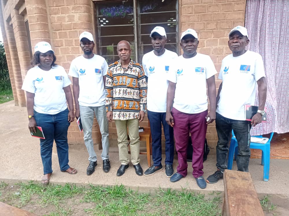 InadesRDCongo's tweet photo. Suivi des activités réalisées par #LIDEPROV dans le cadre du projet #PARC financé par l'#UE : séance de travail entre #INADES et le cadre de concertation de la société civile Commune de #Kazamba, à #Kikwit dans le #Kwilu. #Parc_RDC @Univ_Kikwit @UdpsAjproKwilu @KwiluNgongo93 https://t.co/ERBBzCYX6Y