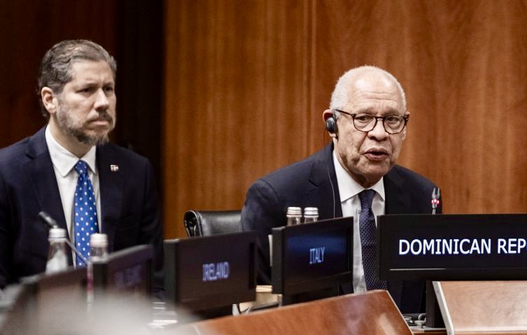 ✅ ¡APROBADA! Nueva estrategia de cooperación 👉 47.3 millones de dólares (2,700 millones de pesos) del Programa Mundial de Alimentos <a href="/WFP_es/">WFP Español</a> 🇺🇳 para #RepúblicaDominicana 🇩🇴 Nuevo logro de <a href="/luisabinader/">Luis Abinader</a> <a href="/PresidenciaRD/">Presidencia de la República Dominicana</a> Gracias al VM <a href="/MinpreRD/">Ministerio de la Presidencia</a> José Holguín <a href="/joelsantose/">Joel Santos Echavarría</a> <a href="/MIREXRD/">Cancillería de República Dominicana</a>