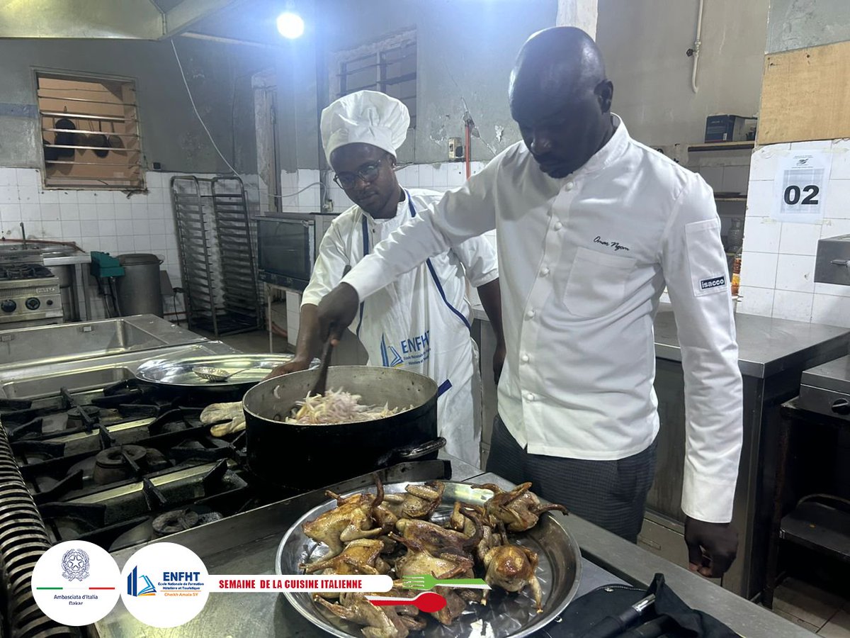 enfht's tweet photo. A l’occasion de la Semaine de la Cuisine italienne dans le monde, l'Ecole Nationale de Formation Hôtelière et Touristique a été le cadre d'une journée de formation à plus de 100 étudiants avec Omar Ngom, Chef italo-sénégalais du restaurant "Il Pappagallo" à Dakar. https://t.co/6xHNxdUewQ