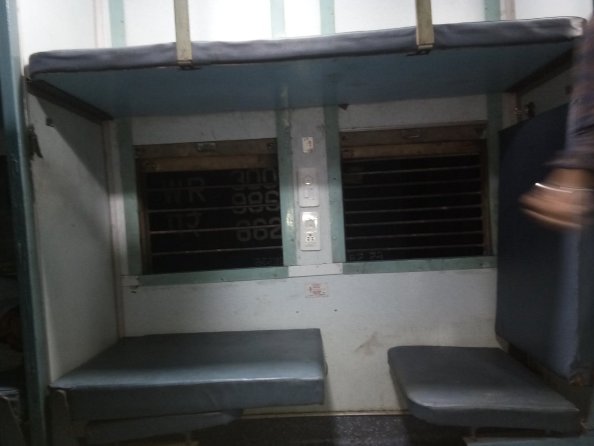 JhaChandan10's tweet photo. @Srdomspj @ECRlyHJP @GM_ECRly @RailMinIndia @AshwiniVaishnaw  @saharsarail @KhagariaJn @spjdivn 18182 ka हाल देखिये सर् कैसे इस पर लेडिस चढ़ पायेगी चढ़ने के कोई सीढ़ी नही है s4 के किसी साइड ऊपर में सीढ़ी नही है कृपया कुछ उपाय किया जाय https://t.co/QeNmaDWsBD