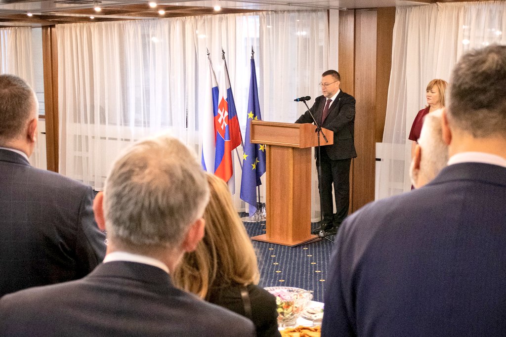 RehakLubomir's tweet photo. We celebrated the National Holiday of Slovakia 🇸🇰🇪🇺 - Day of Struggle for Freedom and Democracy at our Embassy in Moscow today. Remembering persecution of students in Czechoslovakia on 17th November 1939 and the 'Velvet' or 'Tender' Revolution in 1989.
#LestWeForget https://t.co/PlseBIOQSr