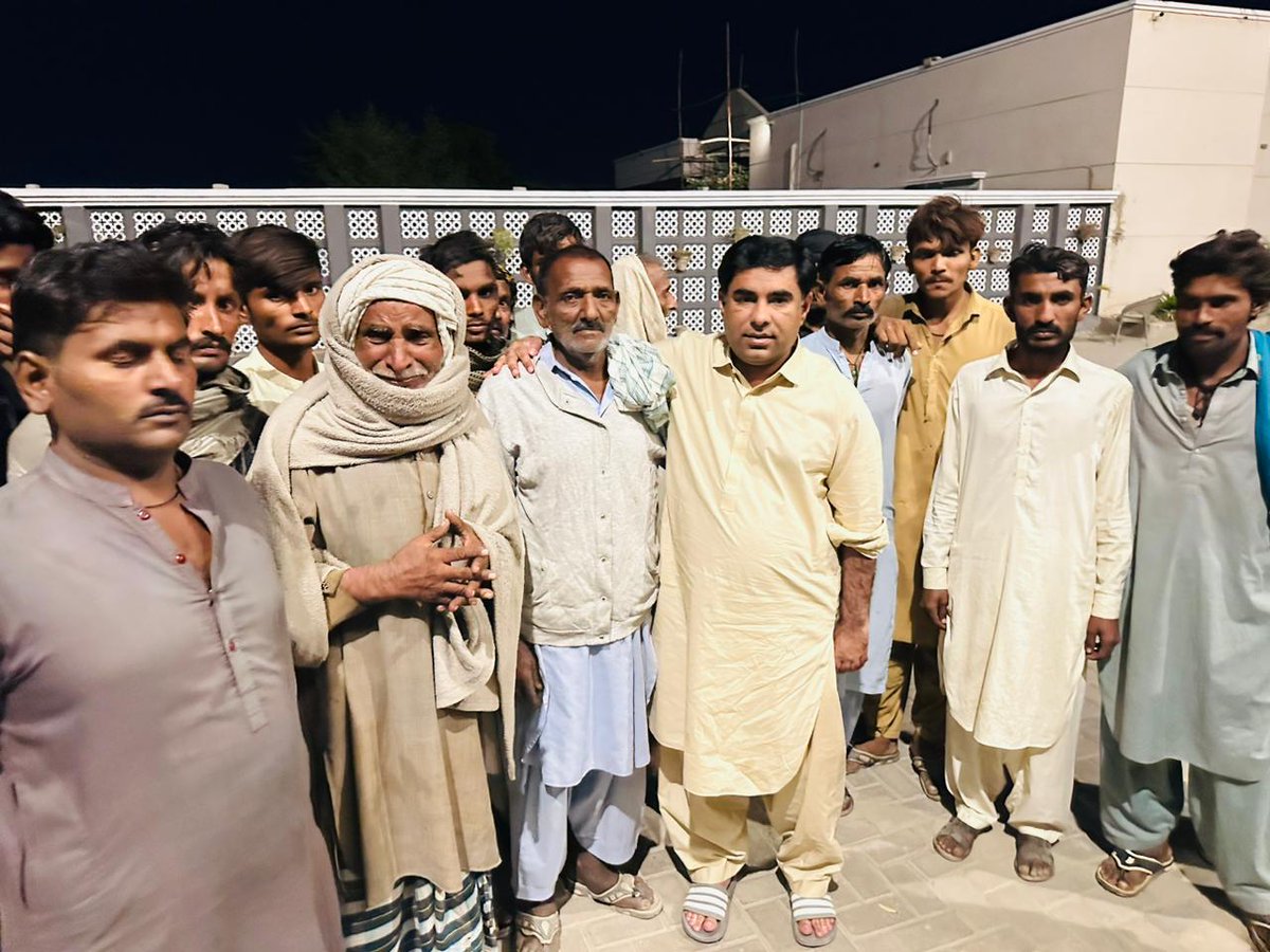SaddamH76264314's tweet photo. @FerozeJamali President PPP District Naushahro Feroze Listend Gulab Pinjaro's issue and assured to resolve issue immediately.
@BBhuttoZardari
@ImranWains1
#InshAllahNA206candidateferozejamali #PresidentPppDisttNf #SmtPppDisttNf #VoiceOfMoro #NA206 🇱🇾🇱🇾🇱🇾 https://t.co/75iQV7E82r