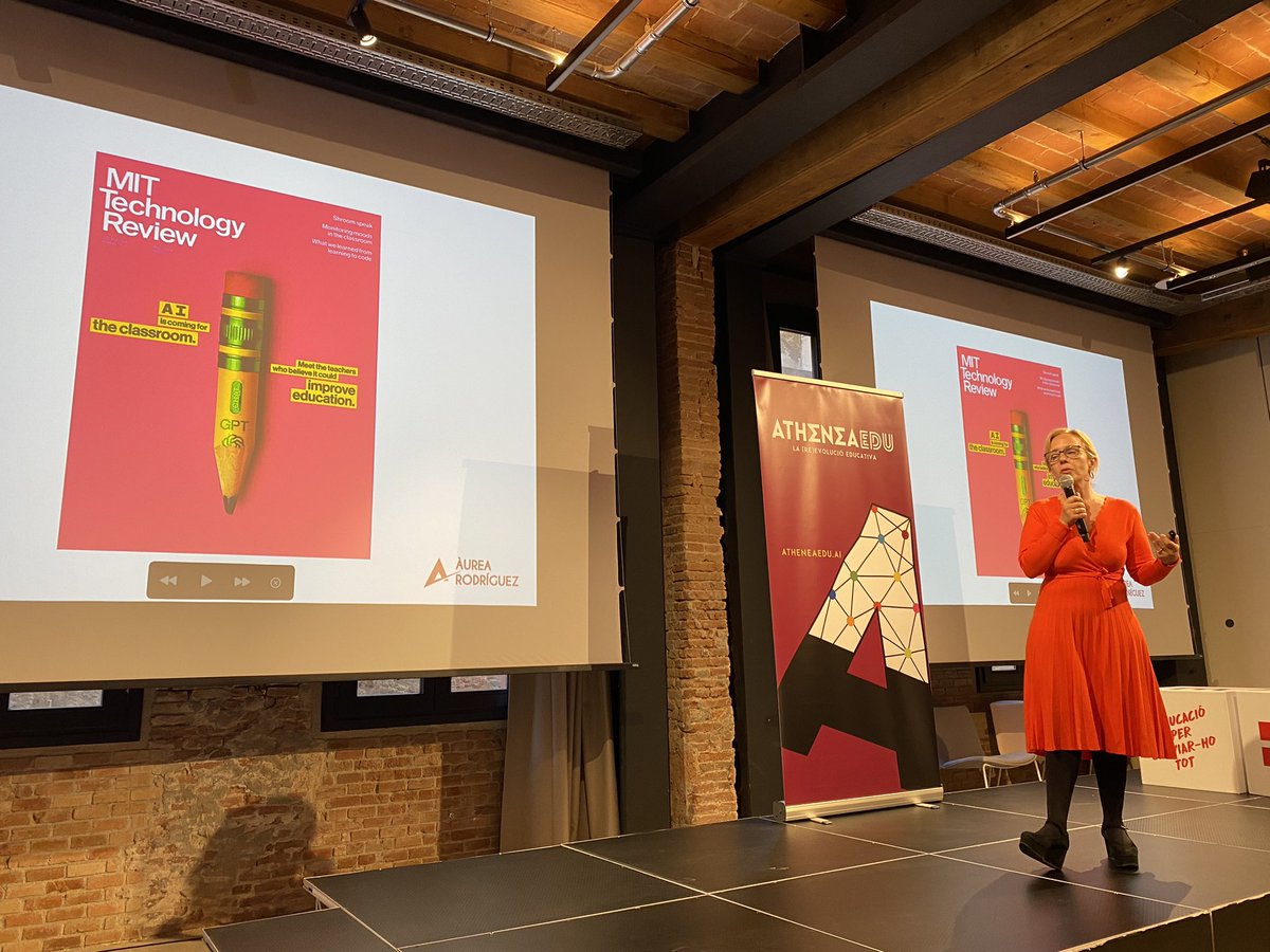 Muy fan de la presentación de <a href="/AureaRodriguezL/">Àurea Rodríguez ↗️</a> en el Afterwork de <a href="/Atheneaedu_ai/">Atheneaedu.ai</a>
 Internet nos abrió la puerta, la #IA nos ha abierto la mente 🙃