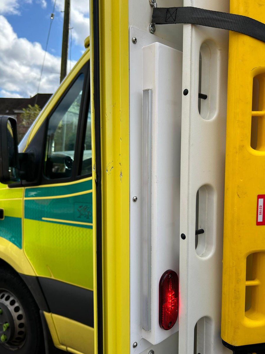 WelshAmbulance's tweet photo. Would-be thieves tried to break into an ambulance in #Cwmbran yesterday as paramedics treated a patient nearby.

It'll cost £1,000 to repair damage to the driver’s side door and near side locker door.

Can you help @gwentpolice find who did it?

👉 https://t.co/XdXRj3WNdR https://t.co/midZmG1ctA