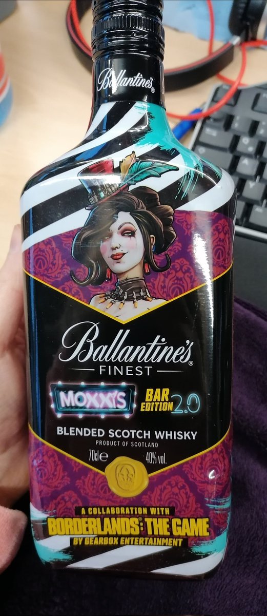 Wie cool ist das bitte?
nachträgliches Geburtstagsgeschenk von einem Arbeitskollegen, mit dem ich Borderlands 3 zocke :D Habe mich richtig dolle gefreut✨
Feier Moxxy nämlich ein bisschen sehr und lasse ihn das auch jedesmal neu wissen x)