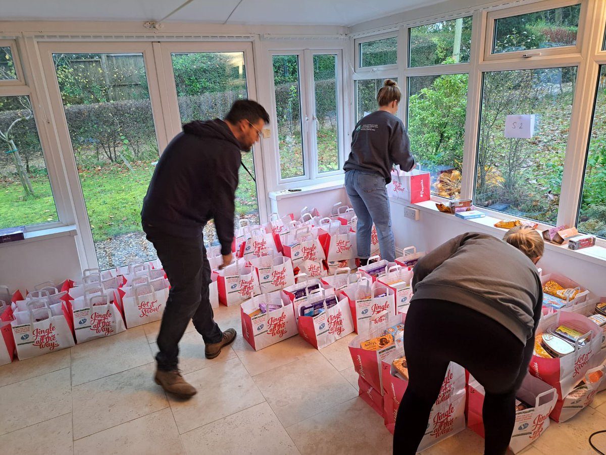 FoodbankSketty's tweet photo. Had a wonderfully productive morning with staff from @NAELCymru
lending us a hand!
Thanks to Nia, Charlotte, Chris, Kirstie and Meleri, our Christmas hampers were packed in record time, with cheery grins and great camaraderie!
#LetsHelpLocal #helpingothers #CommunityMatters https://t.co/ipwTSQnEFx